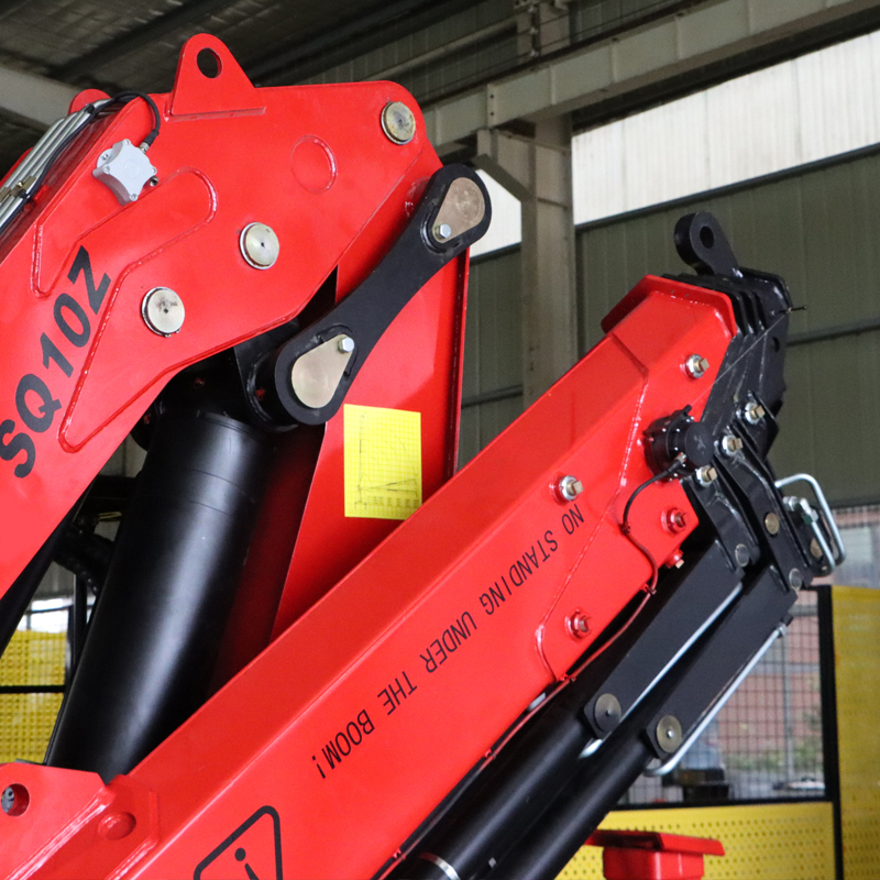 رافعة مثبتة على شاحنة بذراع مفصل 10 طن