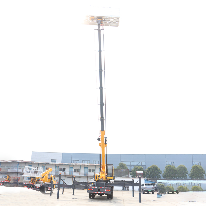 منصة عمل جوية مثبتة على شاحنة بطول 40 مترًا